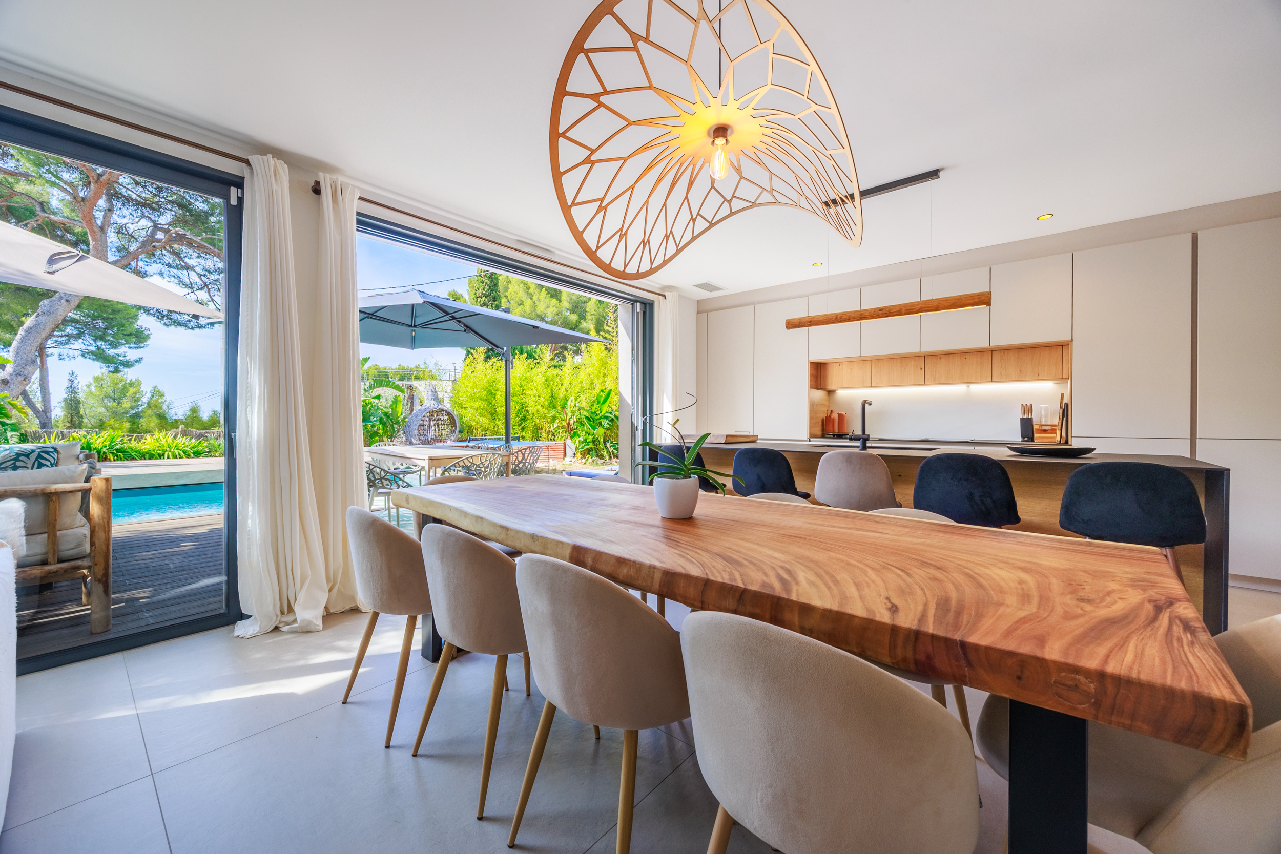 Salle à manger en bois massif